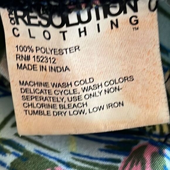 One Resolution Clothing Hawaiian Tropical Button Up Sz. M - Picture 9 of 10